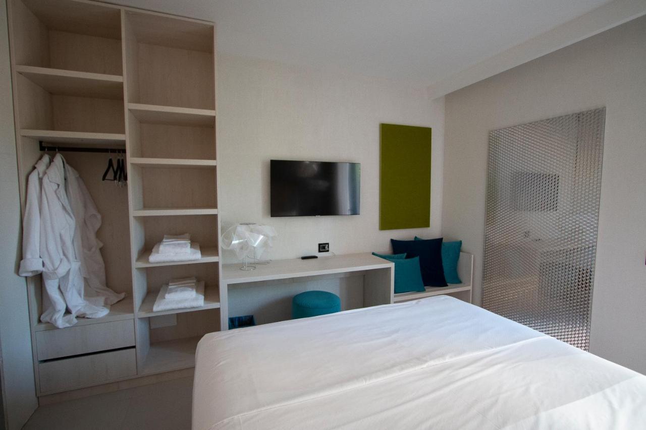 Demo Hotel Design Emotion Rimini Esterno foto